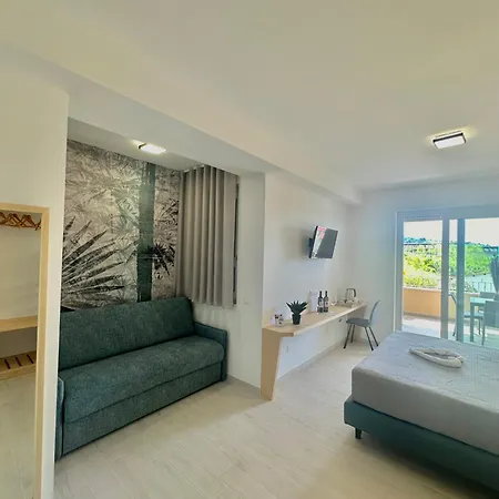 M T P By Bonsai * Tropea