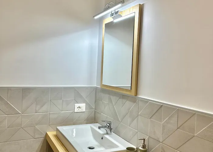 B&B M T P By Bonsai 트로페아