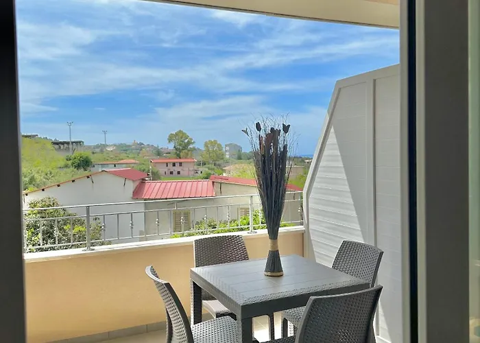 B&B M T P By Bonsai 트로페아